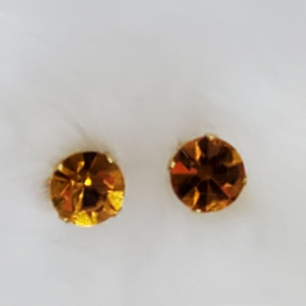 Stud Earrings - Picture 3 of 8
